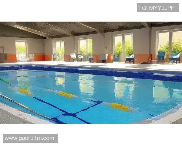 泳池畔的清凉世界：探索夏日畅泳与健康生活的完美结合