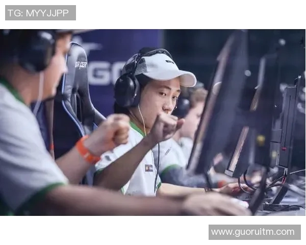 CSGO战术深度解析V5战队的包夹体系及其战术运用技巧